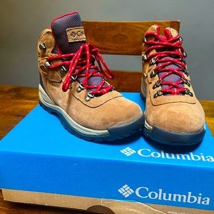 Columbia hiking boots